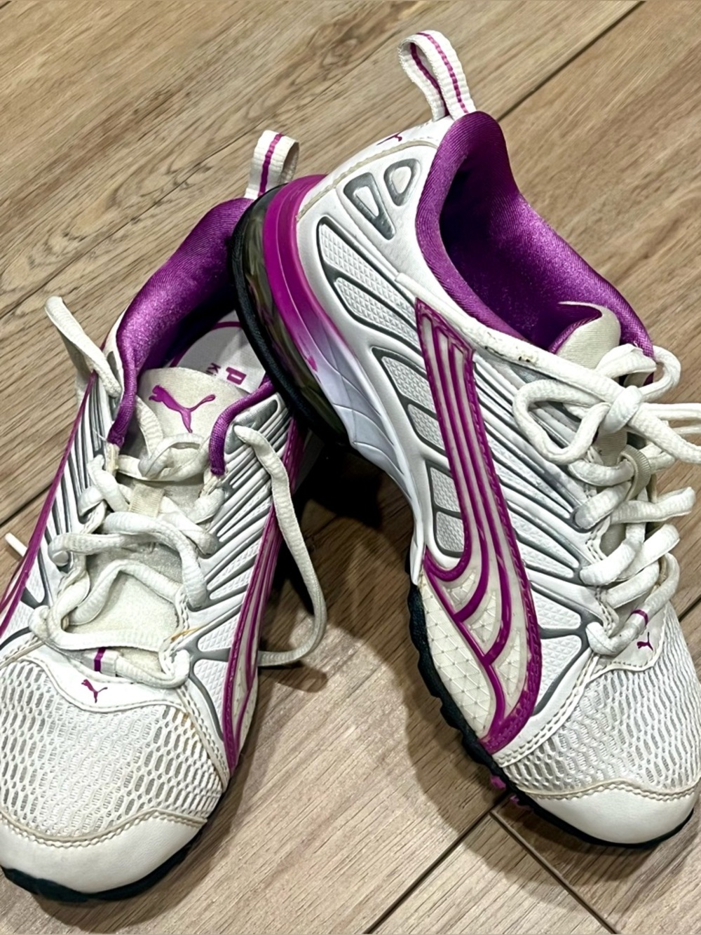 Girl Kid Puma Sneaker Shoes size 13US